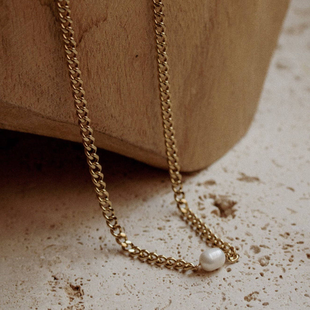 agatha necklace